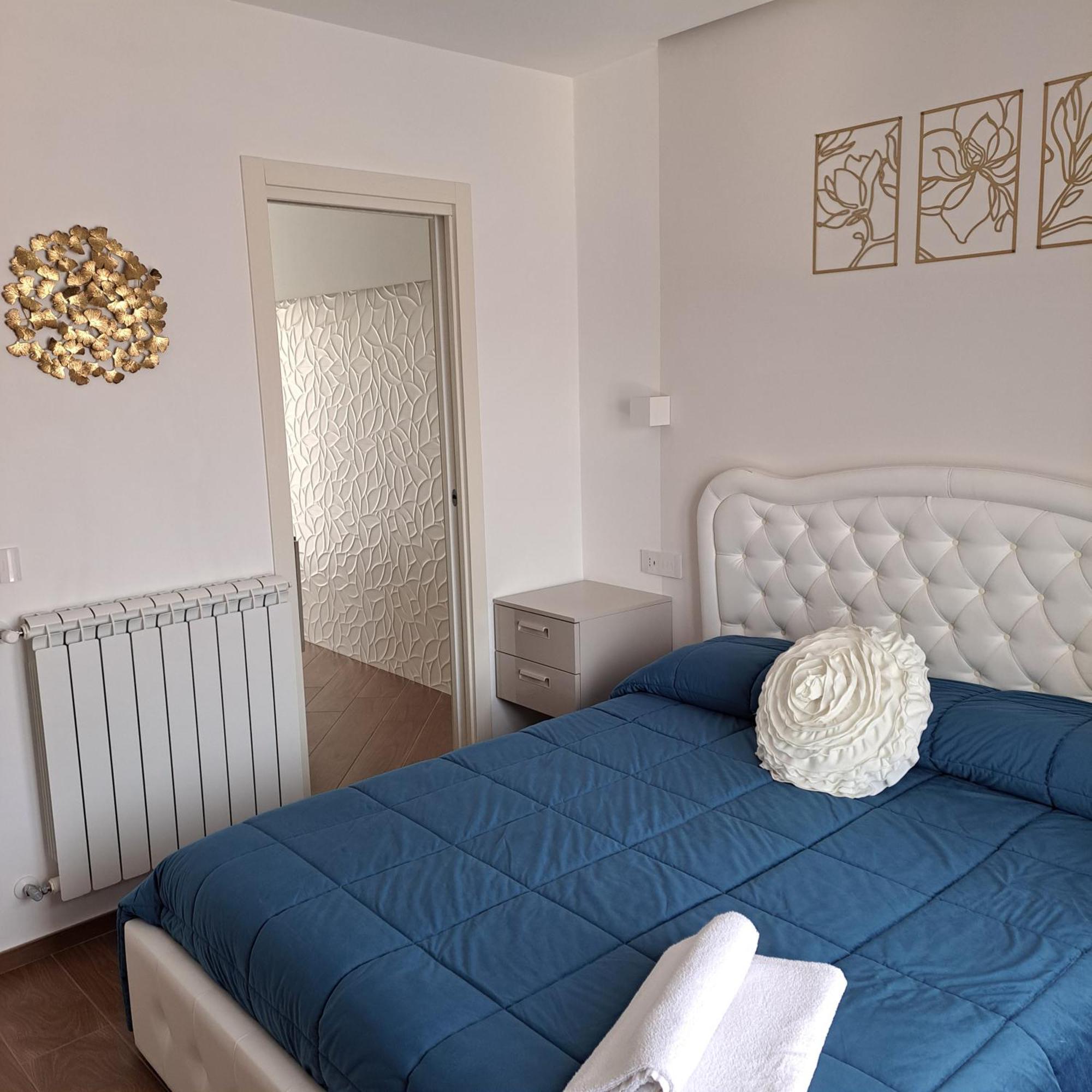 Casa Marilyn Apartment อาเจโรลา ภายนอก รูปภาพ