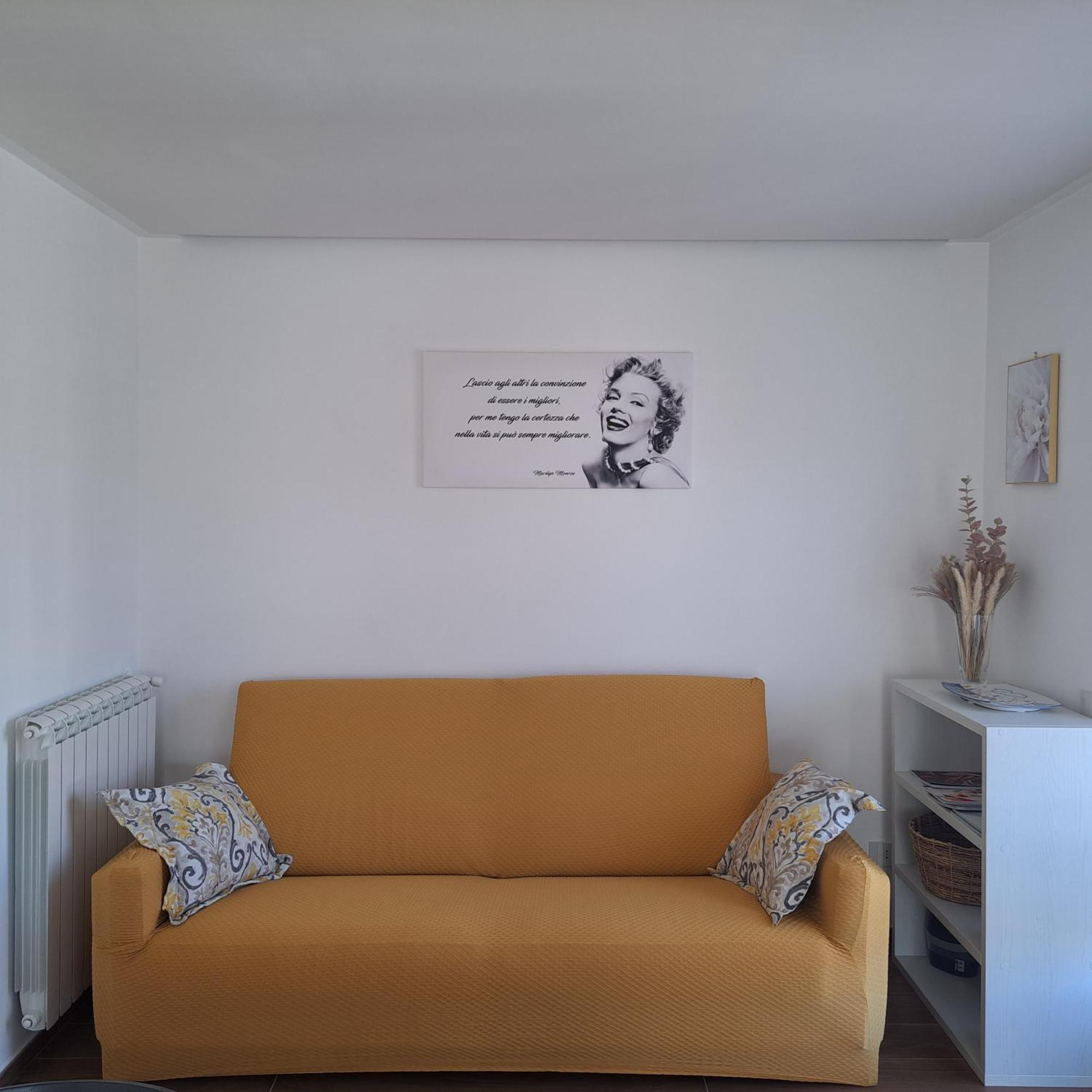 Casa Marilyn Apartment อาเจโรลา ภายนอก รูปภาพ
